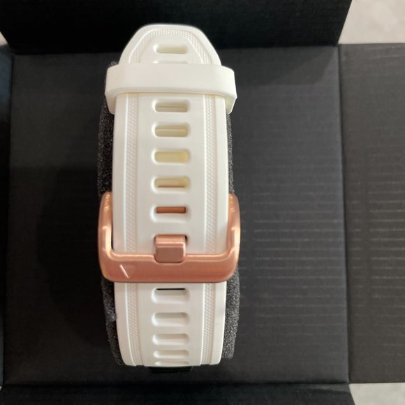 Garmin fenix 6S Pro - Rose gold with white band - Picture 5 of 8